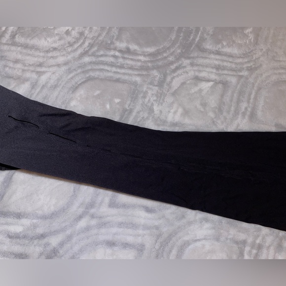 Aerie Chill play move cut out leggings - Picture 5 of 11